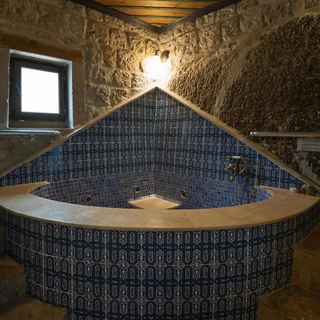 Grand Cave Hotel