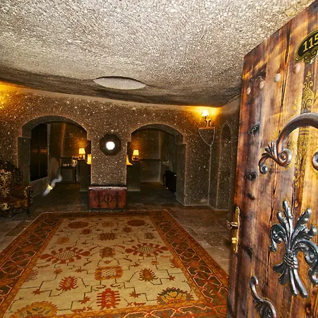 Grand Cave