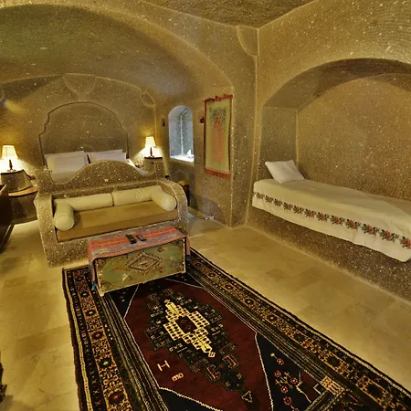 Grand Cave 3*